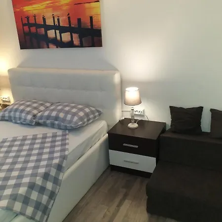 דירה Studio Saturn סאטורן